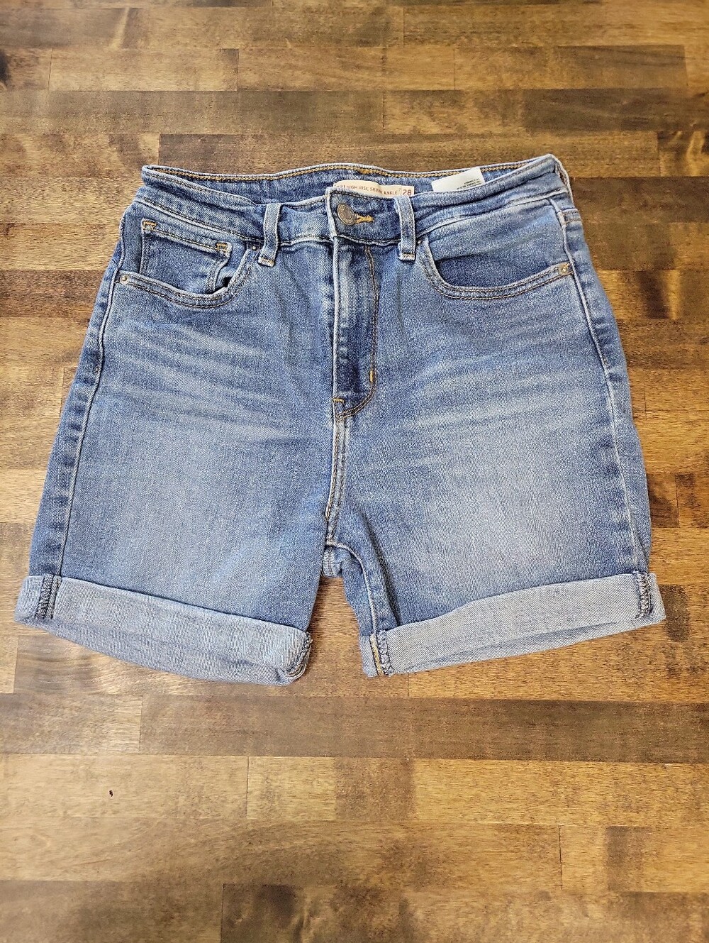 Levi 722 High Rise Cut Off Jean Shorts Size 28 Light Wash